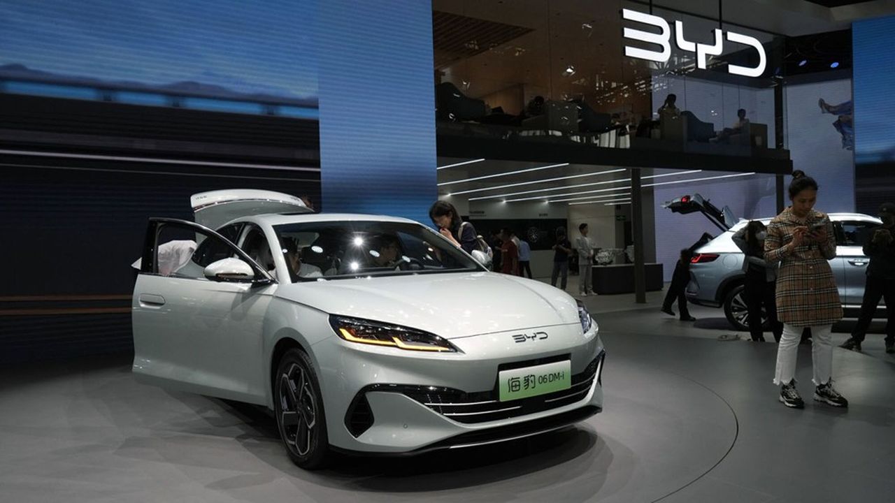 découvrez comment recharger votre voiture électrique pour des trajets longue distance. conseils pratiques, stations de charge et astuces pour optimiser votre autonomie et profiter pleinement de vos voyages !